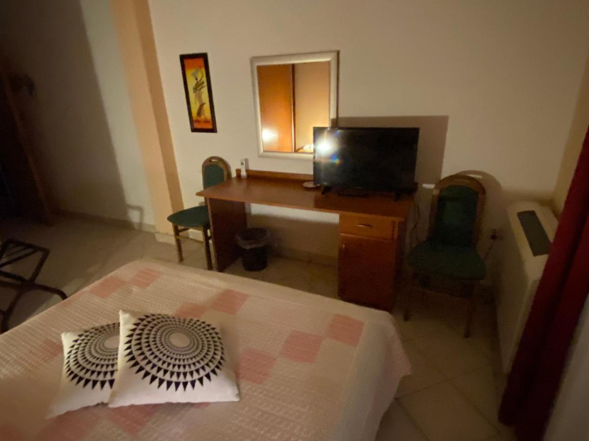 Hotel Aurora Pula Bagian luar foto