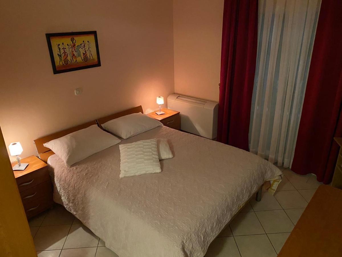 Hotel Aurora Pula Bagian luar foto