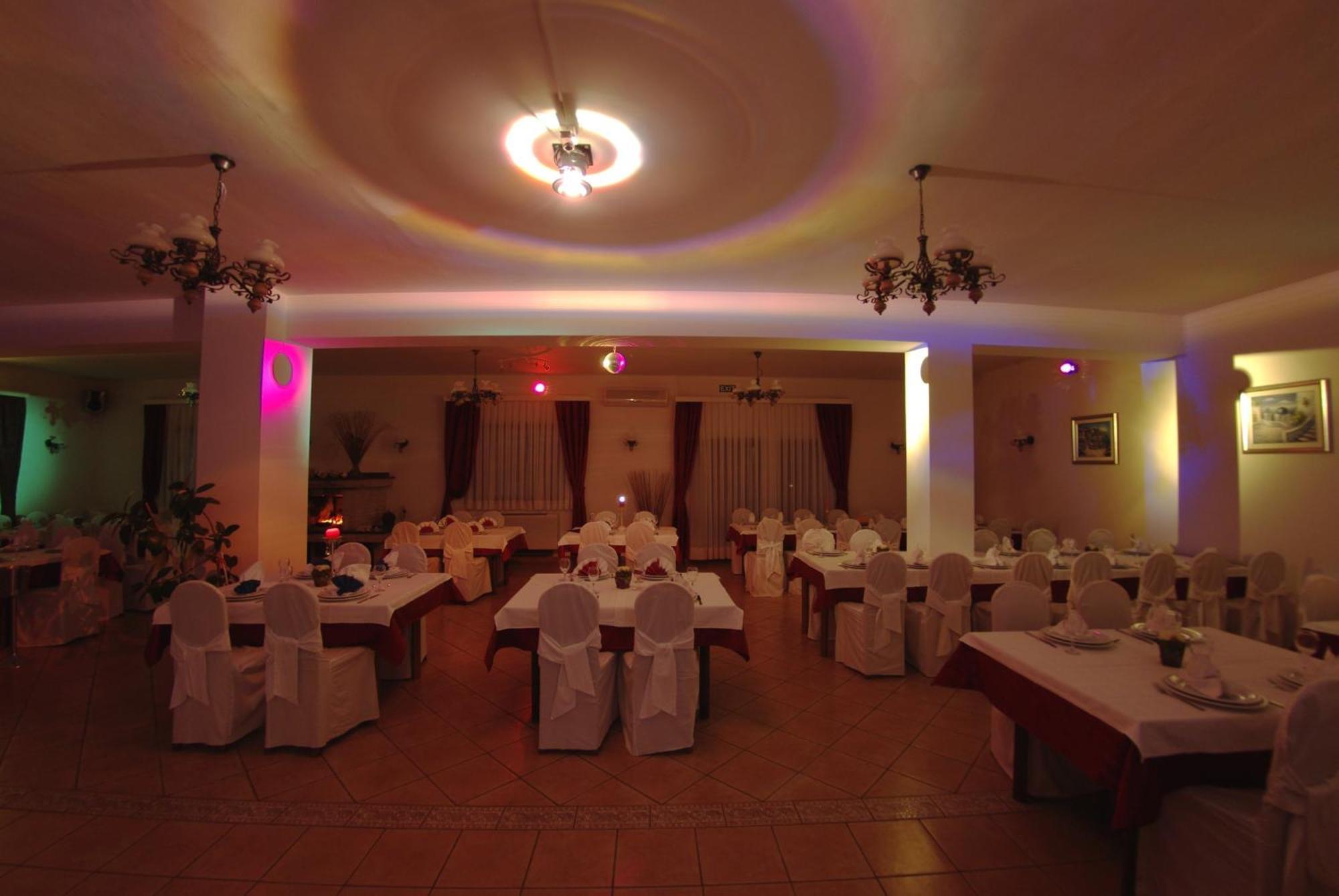 Hotel Aurora Pula Bagian luar foto