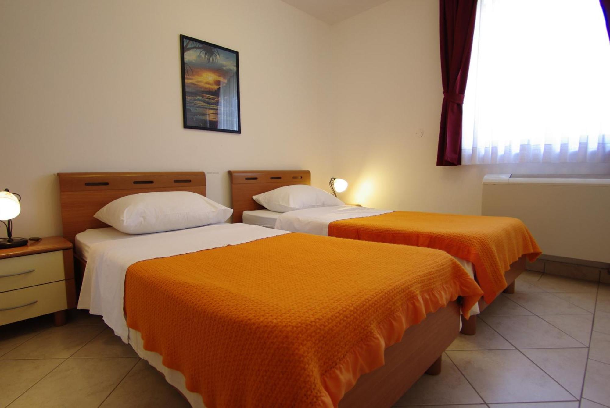 Hotel Aurora Pula Bagian luar foto