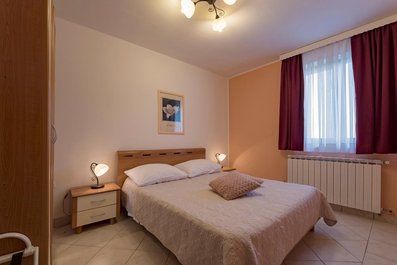 Hotel Aurora Pula Bagian luar foto