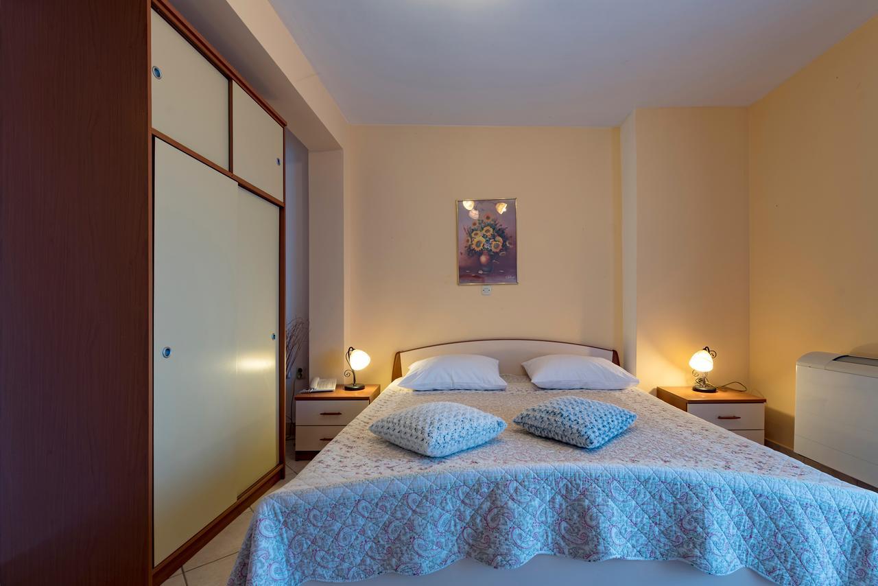 Hotel Aurora Pula Bagian luar foto