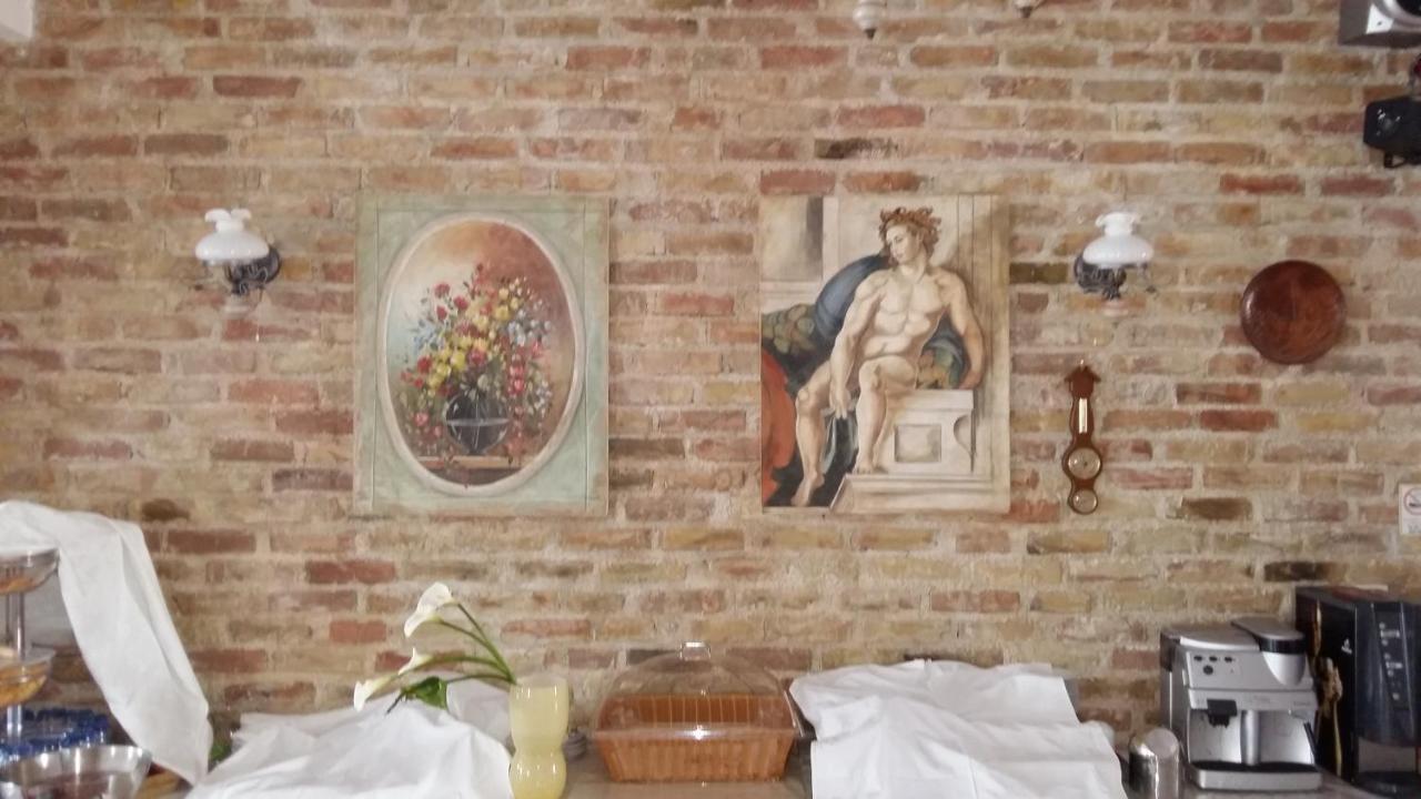 Hotel Aurora Pula Bagian luar foto